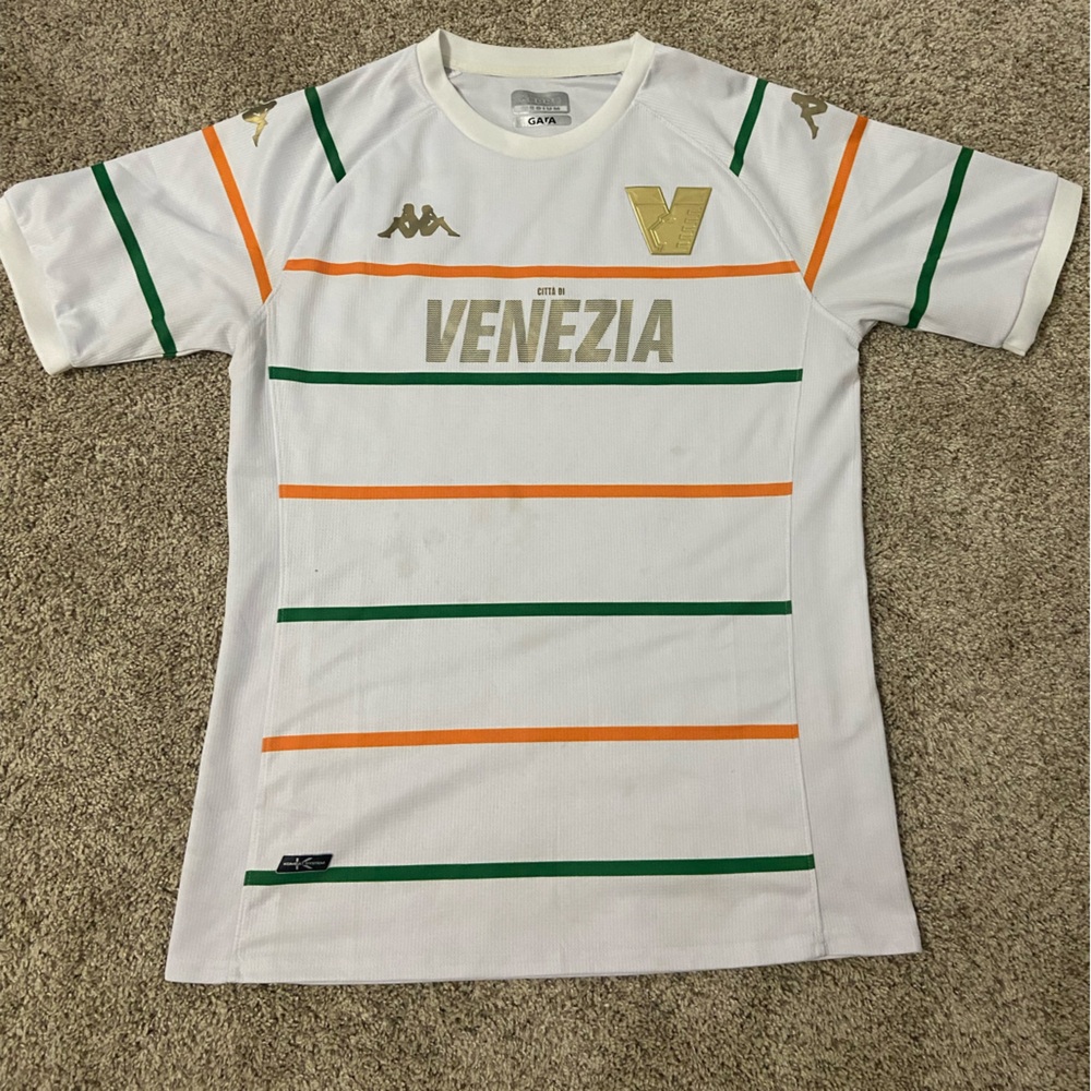 Veniza soccer jersey size medium perfect condition